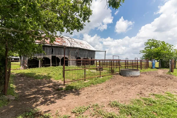 $3,538,400 | 1230 FM 155, Weimar, TX 78962