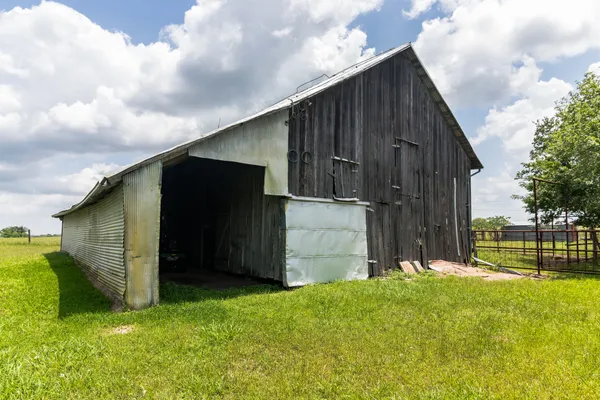 $3,538,400 | 1230 FM 155, Weimar, TX 78962