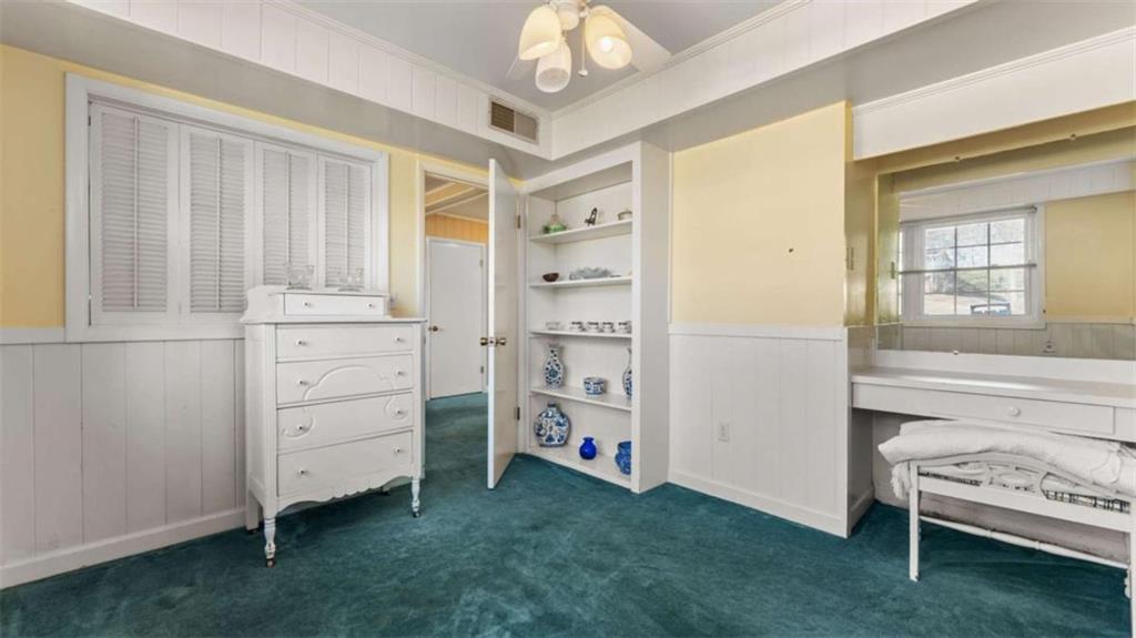 8 Lakemoore Drive Northeast Rome, GA 30161 - Photo 30 of 44 a living room with furniture and a window