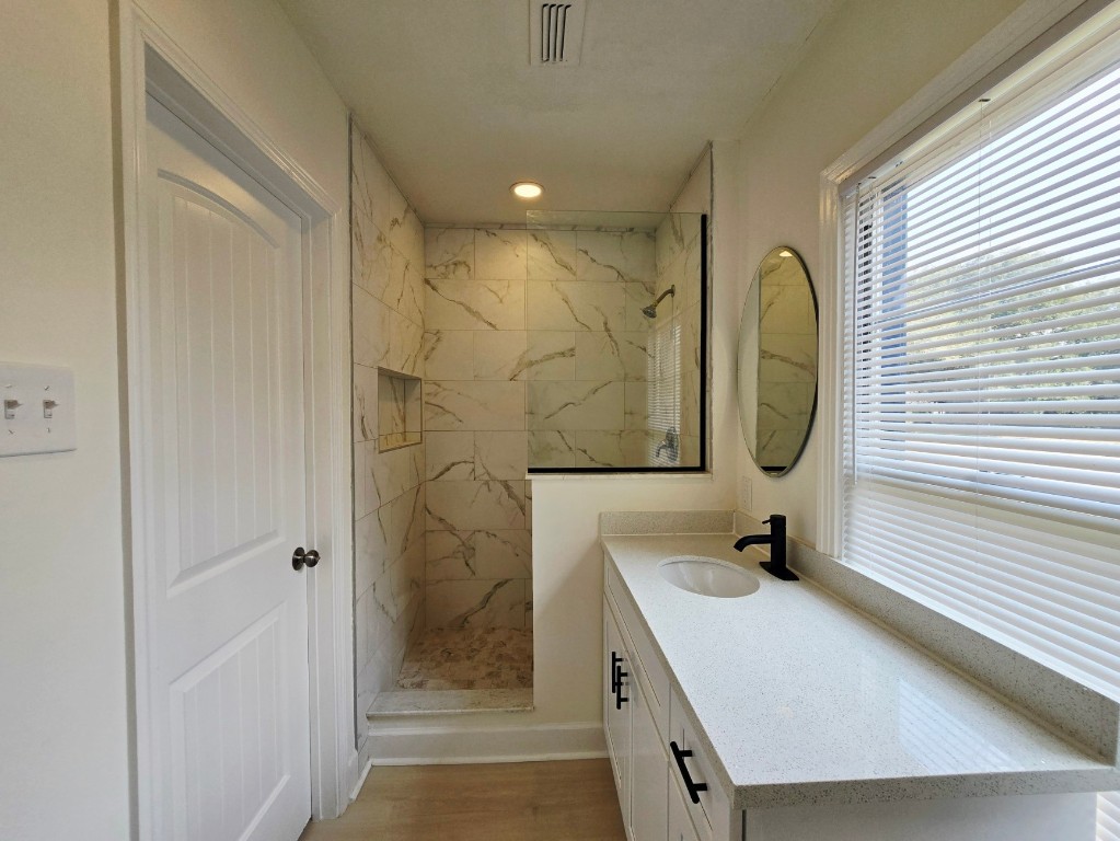 1300 Brazos Street Rosenberg, TX 77471 - Photo 17 of 22 Master bath