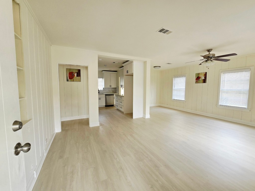 1300 Brazos Street Rosenberg, TX 77471 - Photo 3 of 22 Entry