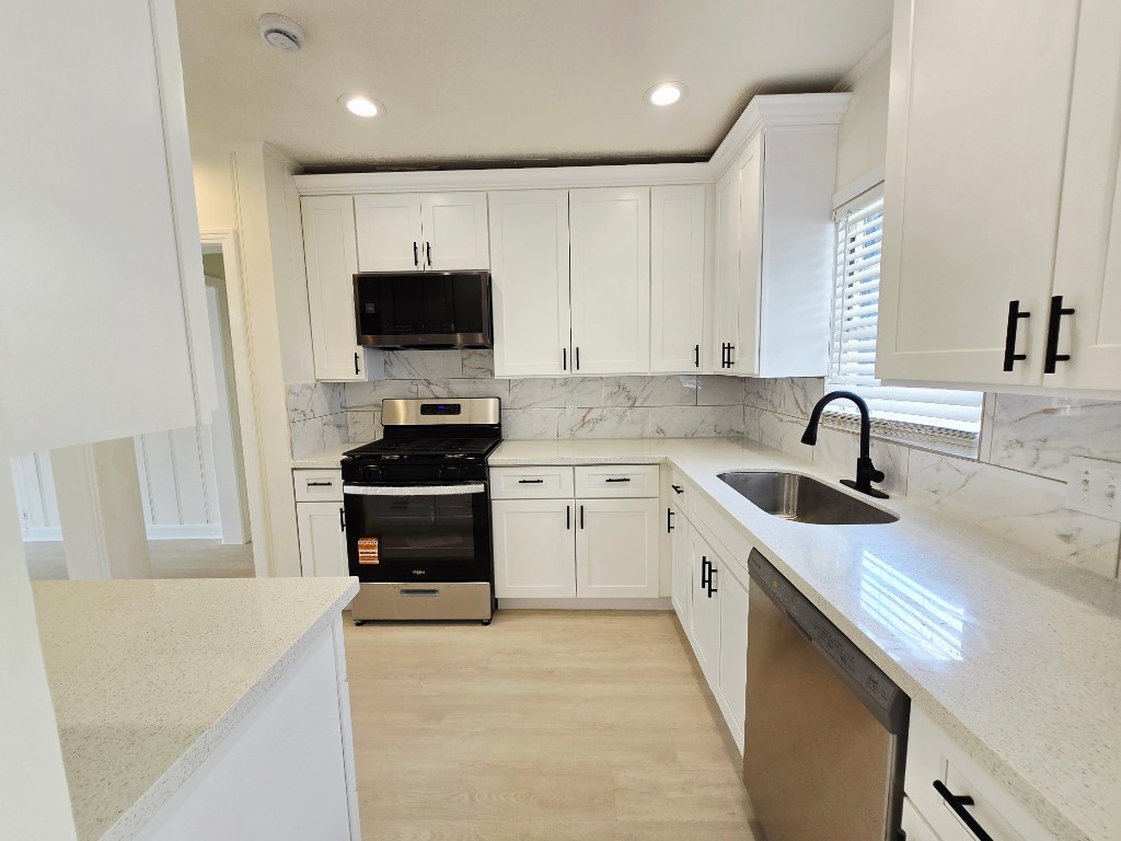 1300 Brazos Street Rosenberg, TX 77471 - Photo 6 of 22 Kitchehn