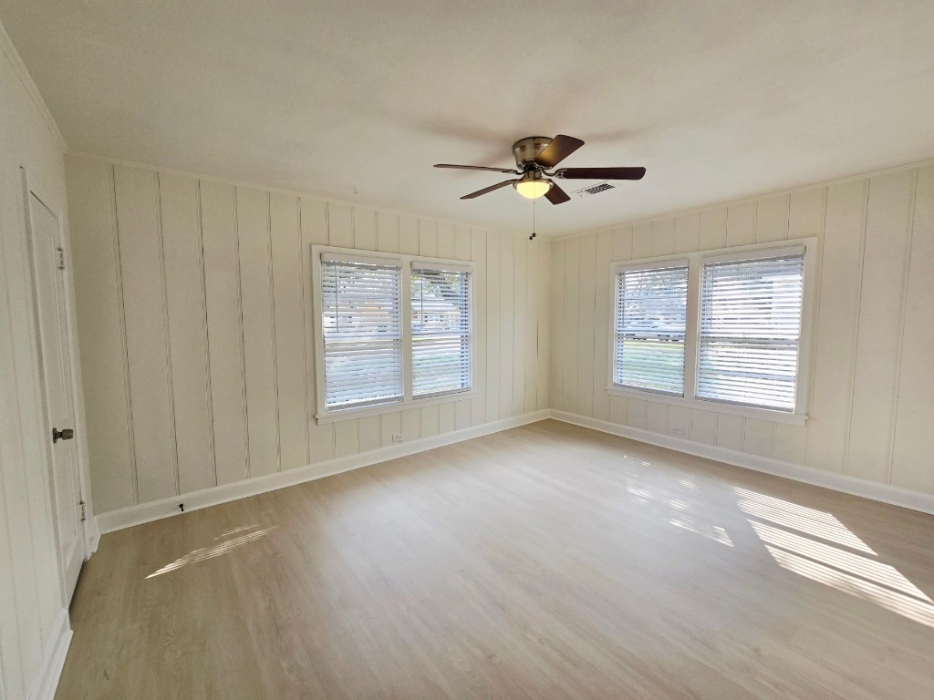 1300 Brazos Street Rosenberg, TX 77471 - Photo 10 of 22 Bedroom 3