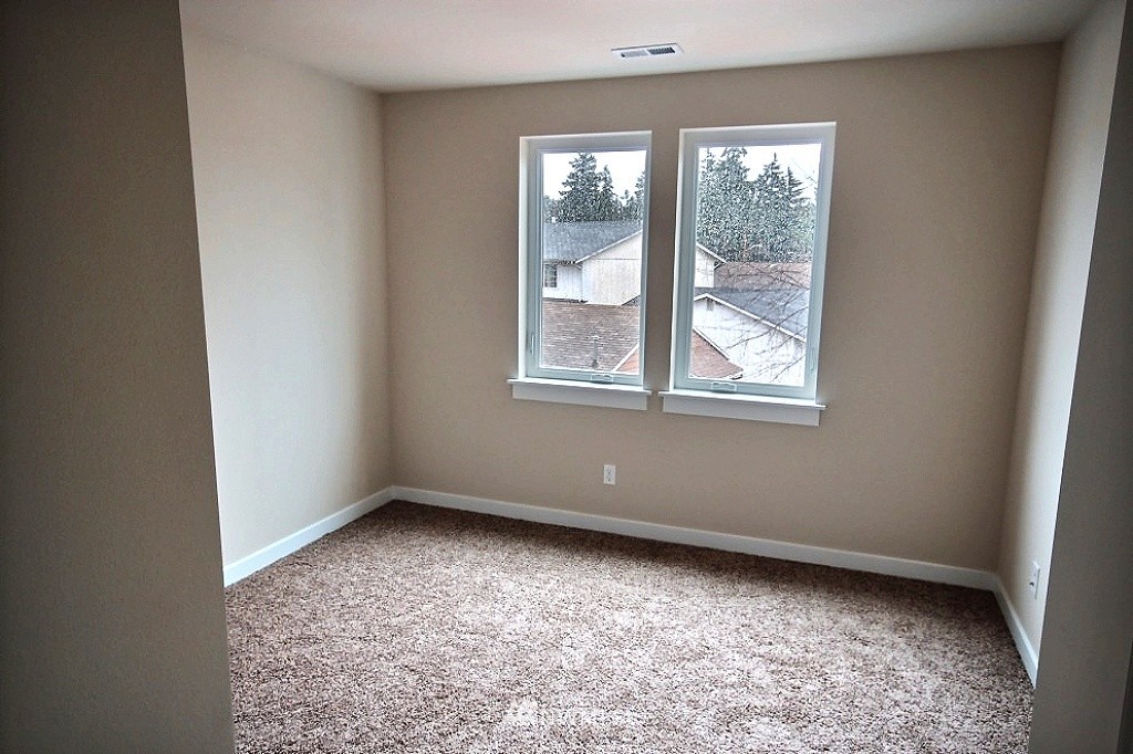 2813 Northeast 16th Street Renton, WA 98056 - Photo 14 of 24