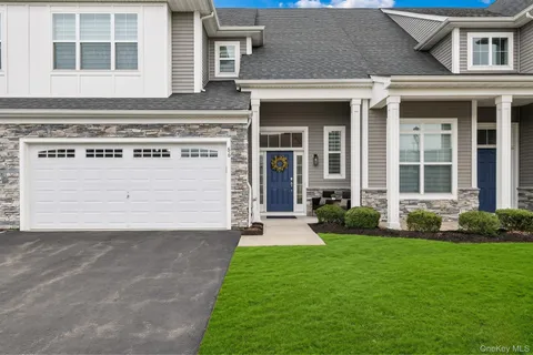 $899,000 | 86 Wavell Avenue, Yaphank, NY 11980