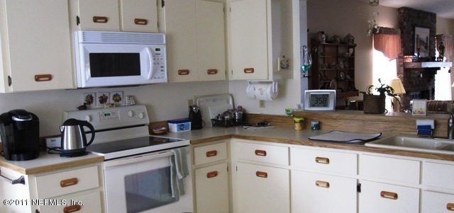 5338 Fort Caroline Road Jacksonville, FL 32277 - Photo 6 of 13 Kitchen