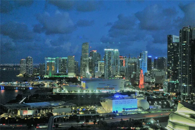 $3,100 | 1717 North Bayshore Drive, Unit A3852, Miami, FL 33132