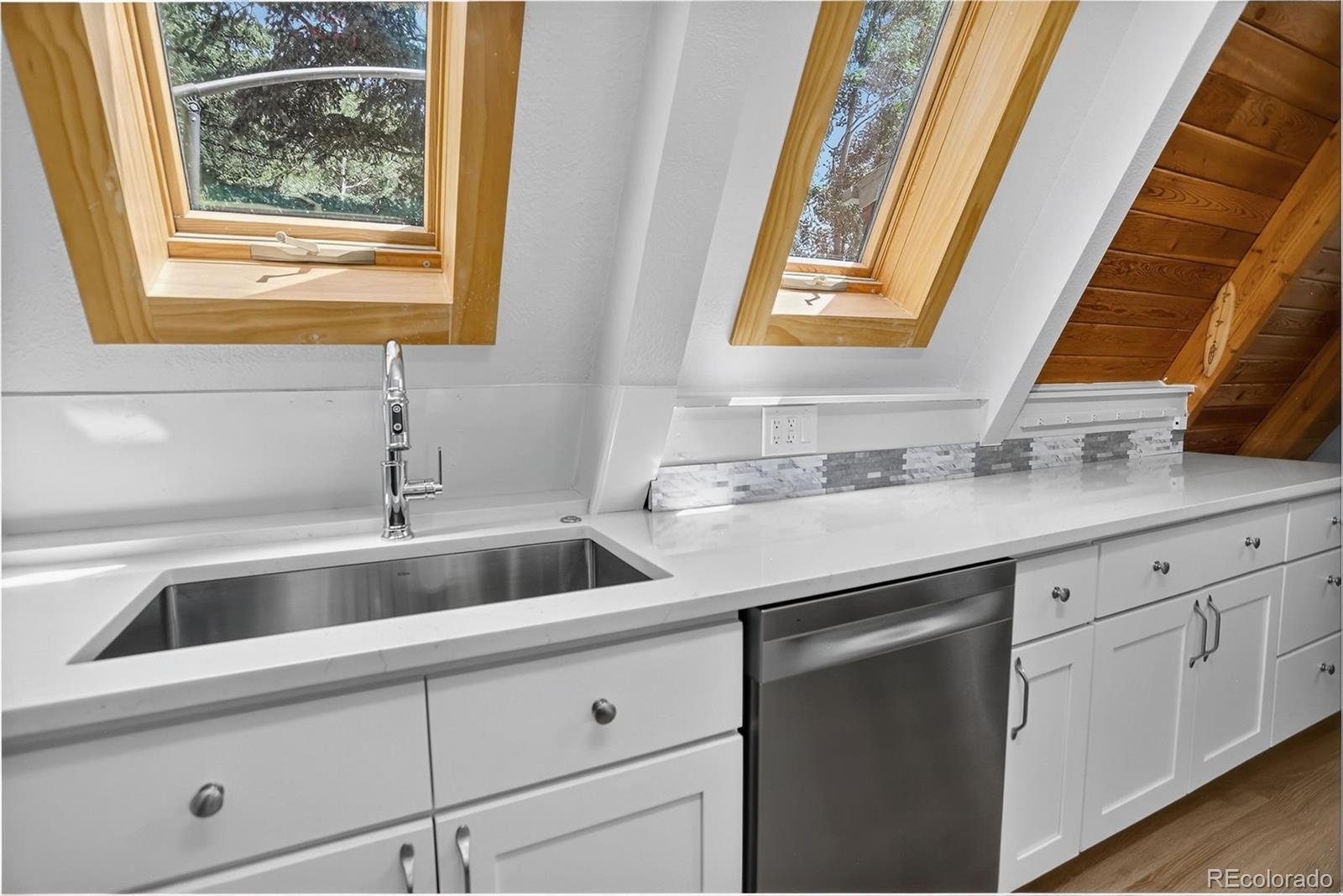 307 Snyder Mountain Road Evergreen, CO 80439 - Photo 13 of 44