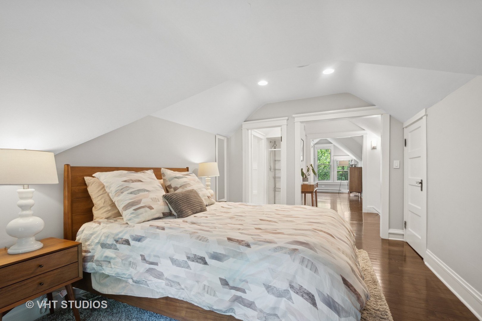 868 Sheridan Road Evanston, IL 60202 - Photo 16 of 39 a bedroom with a bed and window with outer view