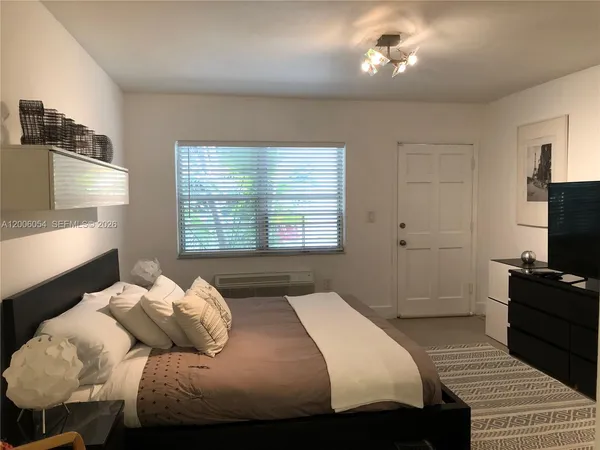 $1,800 | 911 Meridian Avenue, Unit 105, Miami Beach, FL 33139