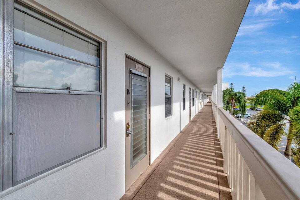 3054 Rexford Drive Boca Raton, FL 33434 - Photo 28 of 47 5-web-or-mls-DSC_5660