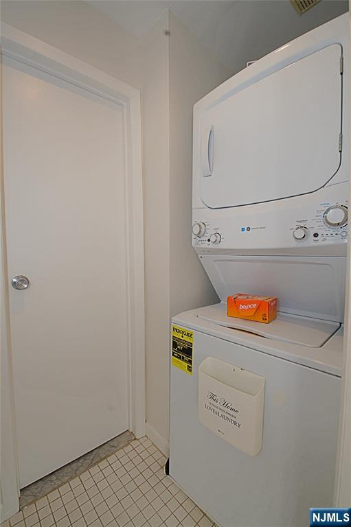 8 Leary Lane, Unit 4 Edgewater, NJ 07020 - Photo 18 of 25