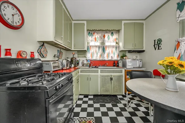 $1,598,888 | 14-21 159th Street | Beechhurst