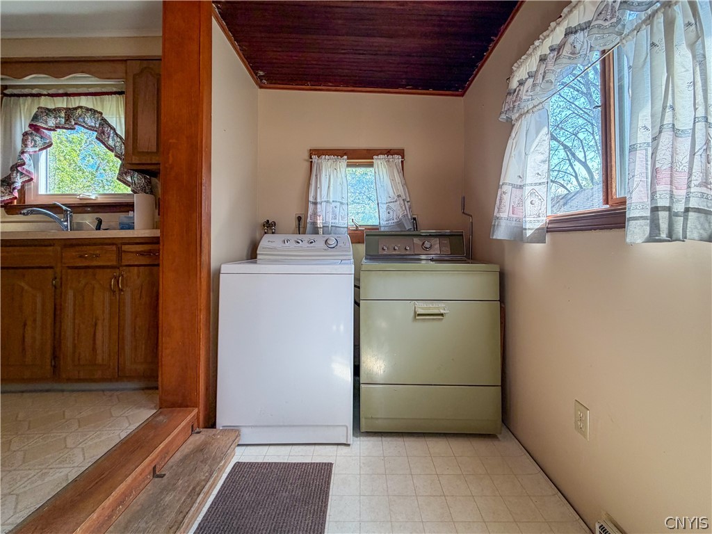 250 State Street Auburn, NY 13021 - Photo 9 of 31