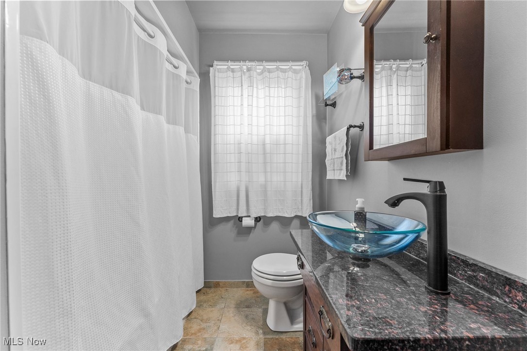 21555 Mastick Road Cleveland, OH 44126 - Photo 16 of 33