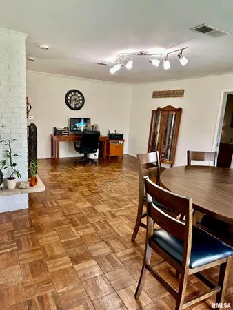 $275,000 | 4606 South Hanna City Glasford Road, Hanna City, IL 61536