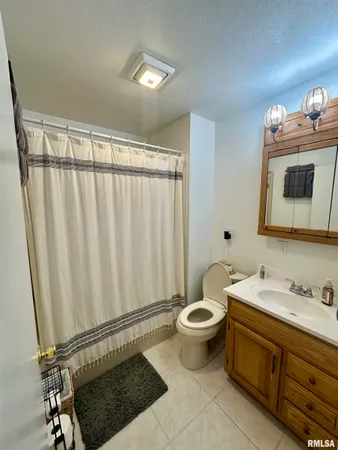 $275,000 | 4606 South Hanna City Glasford Road, Hanna City, IL 61536