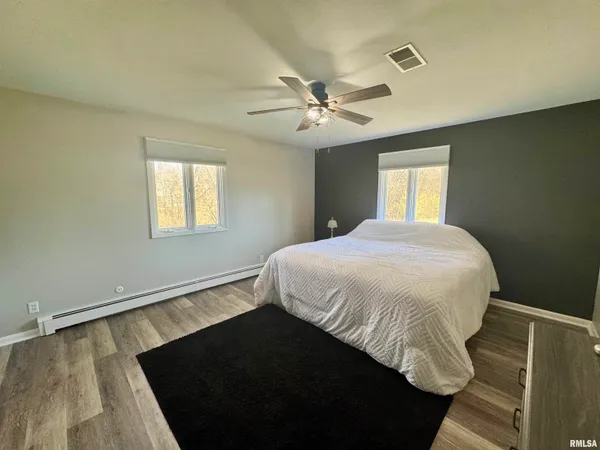 $275,000 | 4606 South Hanna City Glasford Road, Hanna City, IL 61536