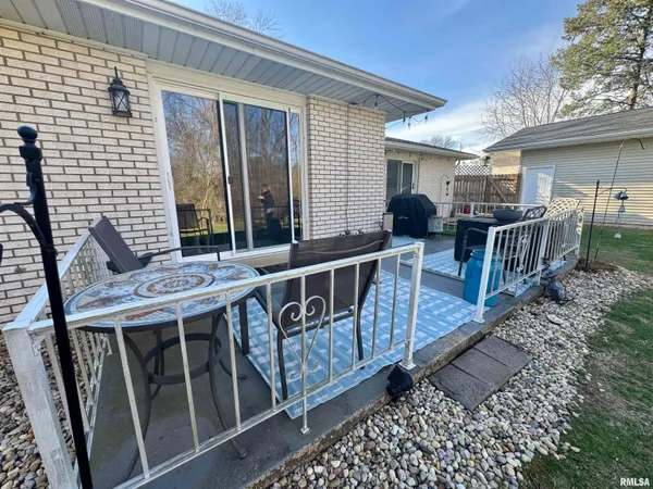 $275,000 | 4606 South Hanna City Glasford Road, Hanna City, IL 61536