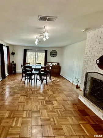 $275,000 | 4606 South Hanna City Glasford Road, Hanna City, IL 61536