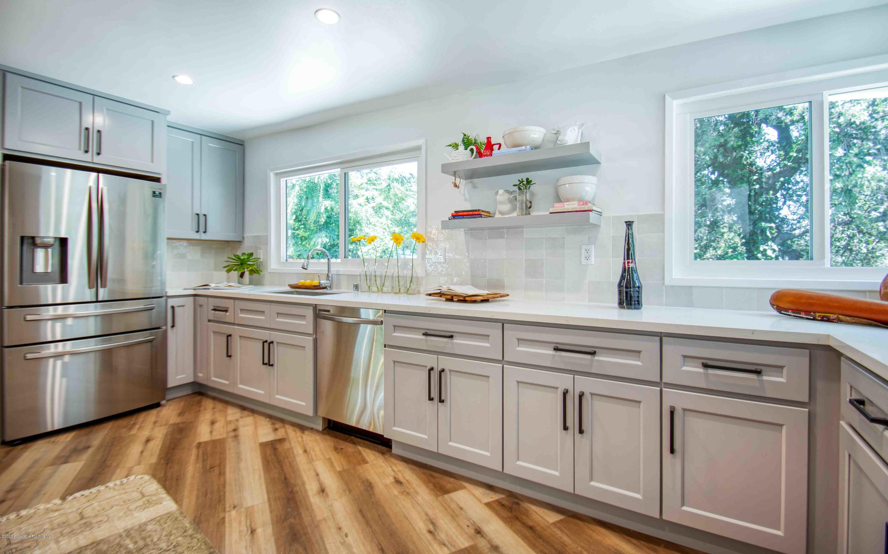 585 Rim Road Pasadena, CA 91107 - Photo 13 of 49 Kitchen3