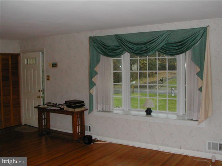 1558 Vernon Road Blue Bell, PA 19422 - Photo 11 of 21 Living Room