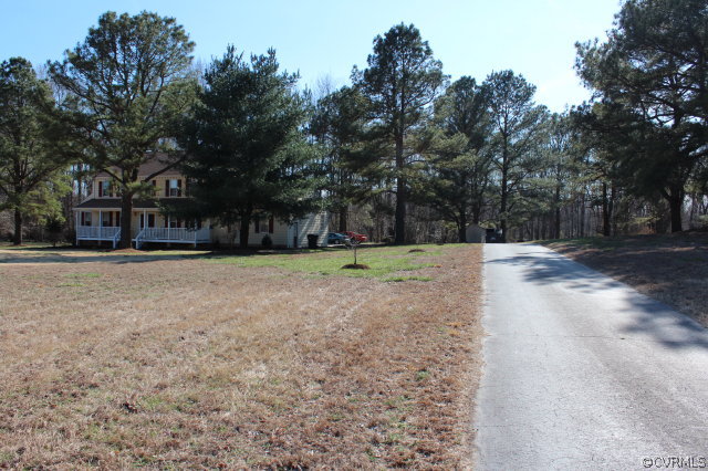 2382 Fountain Ridge Road Hopewell, VA 23860 - Photo 3 of 24 Gallery Image 3