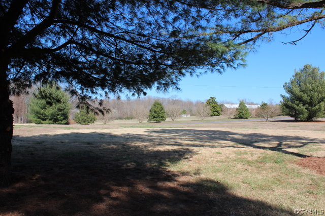 2382 Fountain Ridge Road Hopewell, VA 23860 - Photo 4 of 24 Gallery Image 4