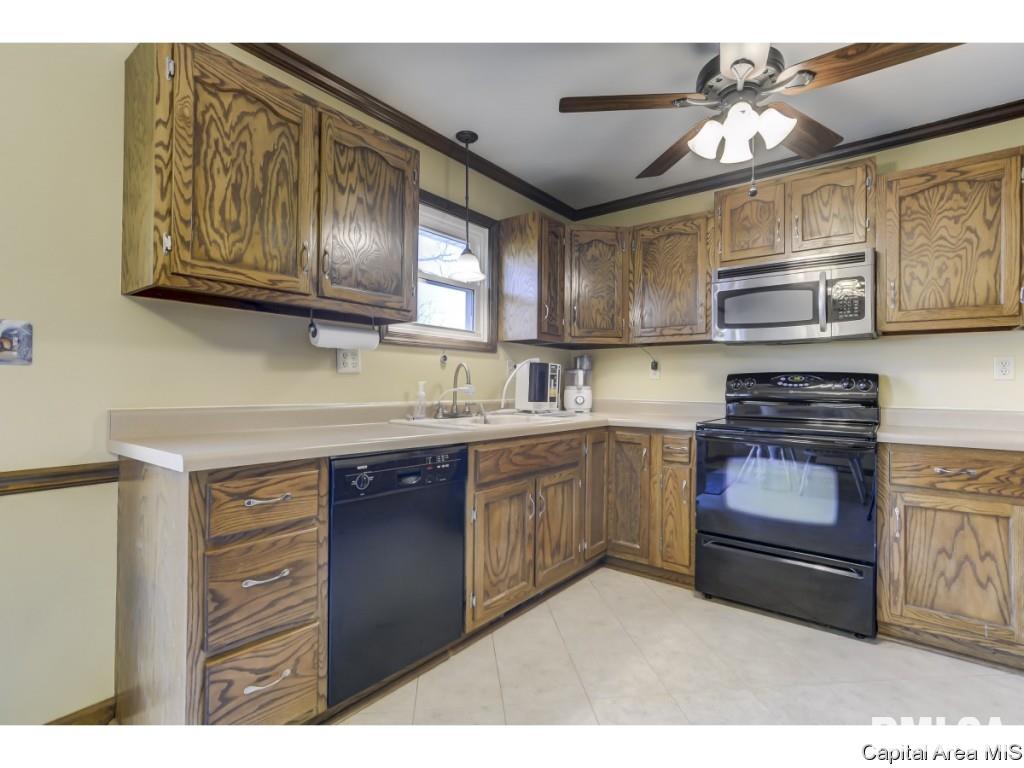2001 Stockton Drive Springfield, IL 62703 - Photo 11 of 29