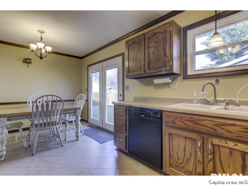 2001 Stockton Drive Springfield, IL 62703 - Photo 8 of 29