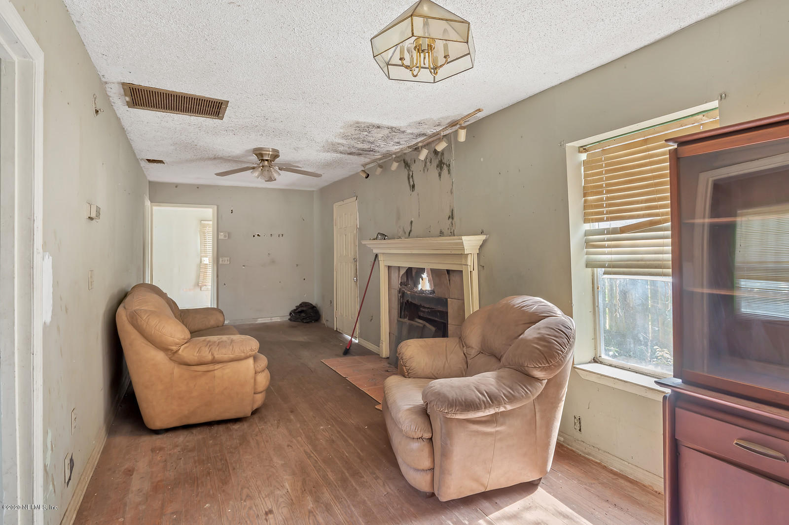 1550 Ryar Road Jacksonville, FL 32216 - Photo 9 of 16 08_IMG_4166_mls