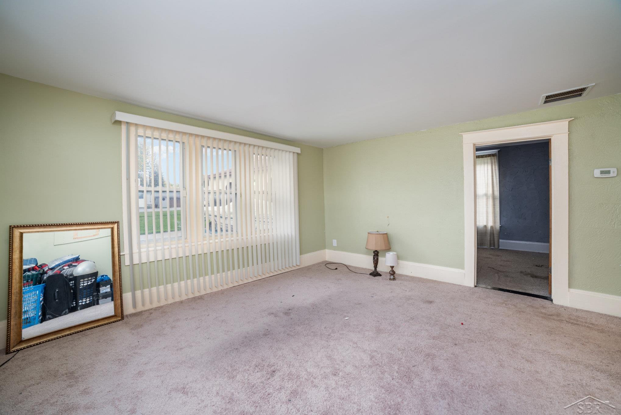 105 North Westervelt Road Saginaw, MI 48604 - Photo 3 of 29 50127908-2.JPG