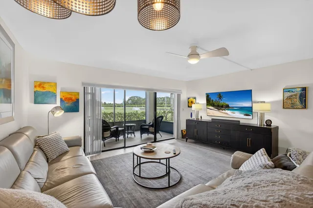 $359,000 | 12870 Briarlake Drive, Unit 106, Palm Beach Gardens, FL 33418