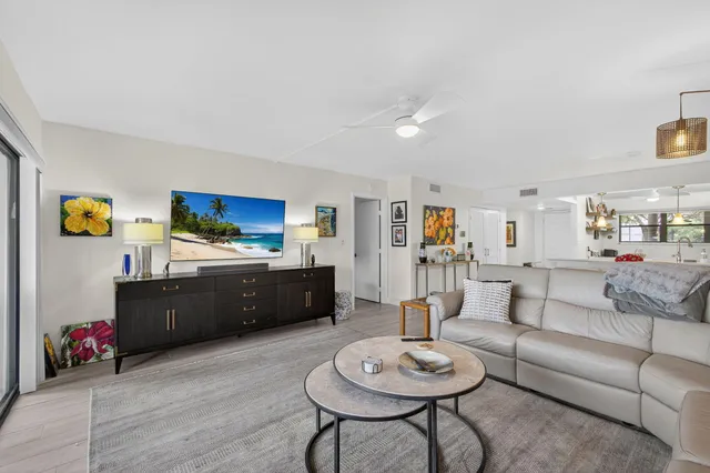 $359,000 | 12870 Briarlake Drive, Unit 106, Palm Beach Gardens, FL 33418