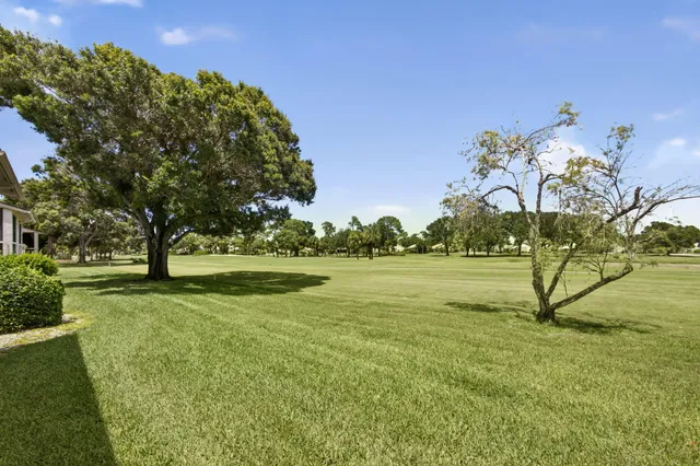 $359,000 | 12870 Briarlake Drive, Unit 106, Palm Beach Gardens, FL 33418
