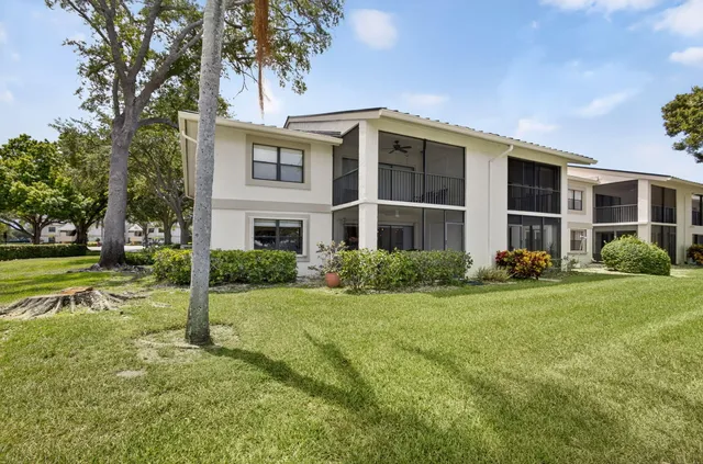 $359,000 | 12870 Briarlake Drive, Unit 106, Palm Beach Gardens, FL 33418