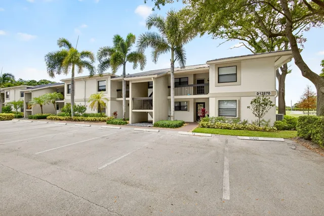 $359,000 | 12870 Briarlake Drive, Unit 106, Palm Beach Gardens, FL 33418