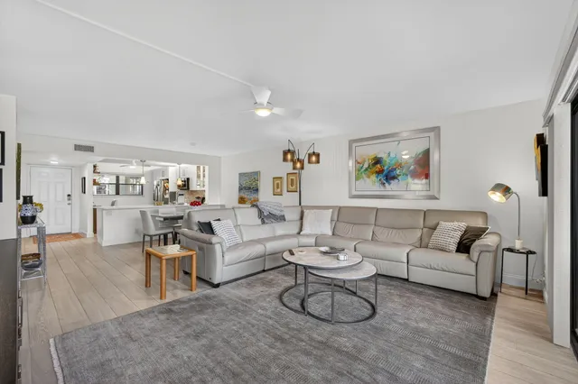 $359,000 | 12870 Briarlake Drive, Unit 106, Palm Beach Gardens, FL 33418