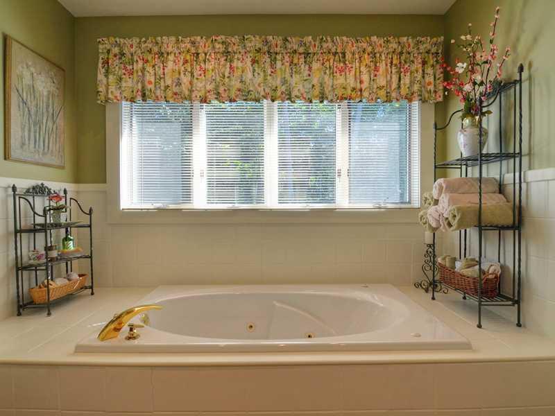 8 Littlejohn Road Cape Elizabeth, ME 04107 - Photo 21 of 26 Master Bath/Spa.