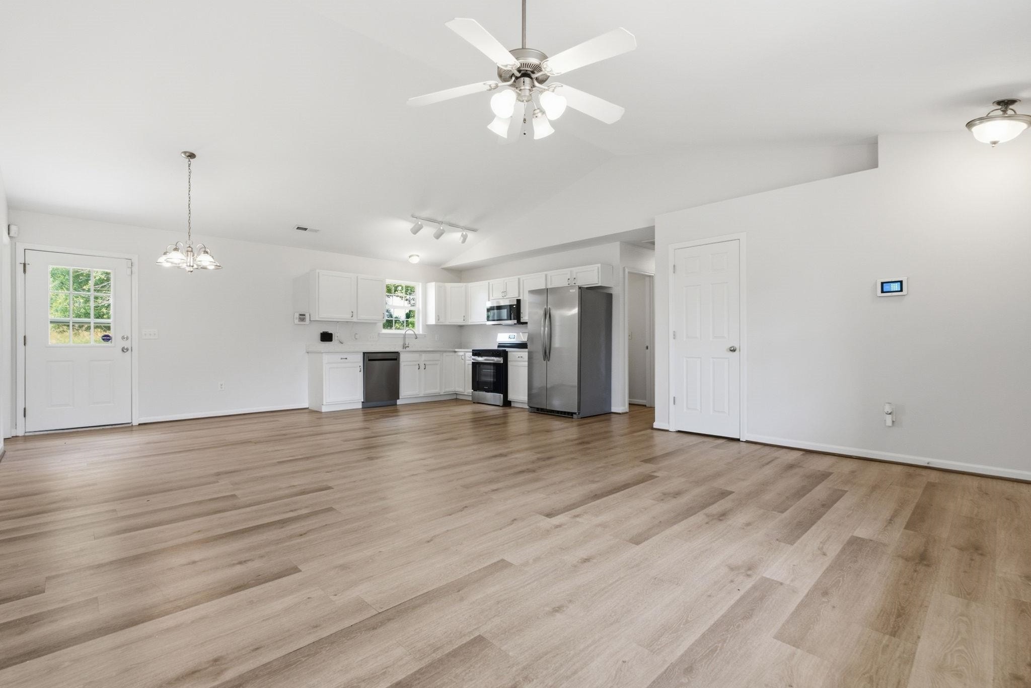 366 Edwards Road Duncan, SC 29365 - Photo 7 of 32 Gallery Image 7