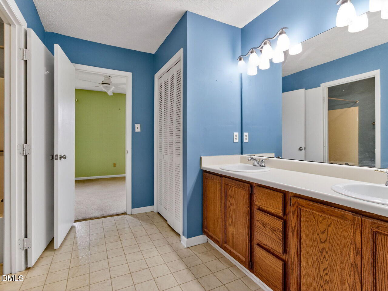 5410 Ridgeloch Place Raleigh, NC 27612 - Photo 20 of 32 020-1280x960-attached-bath