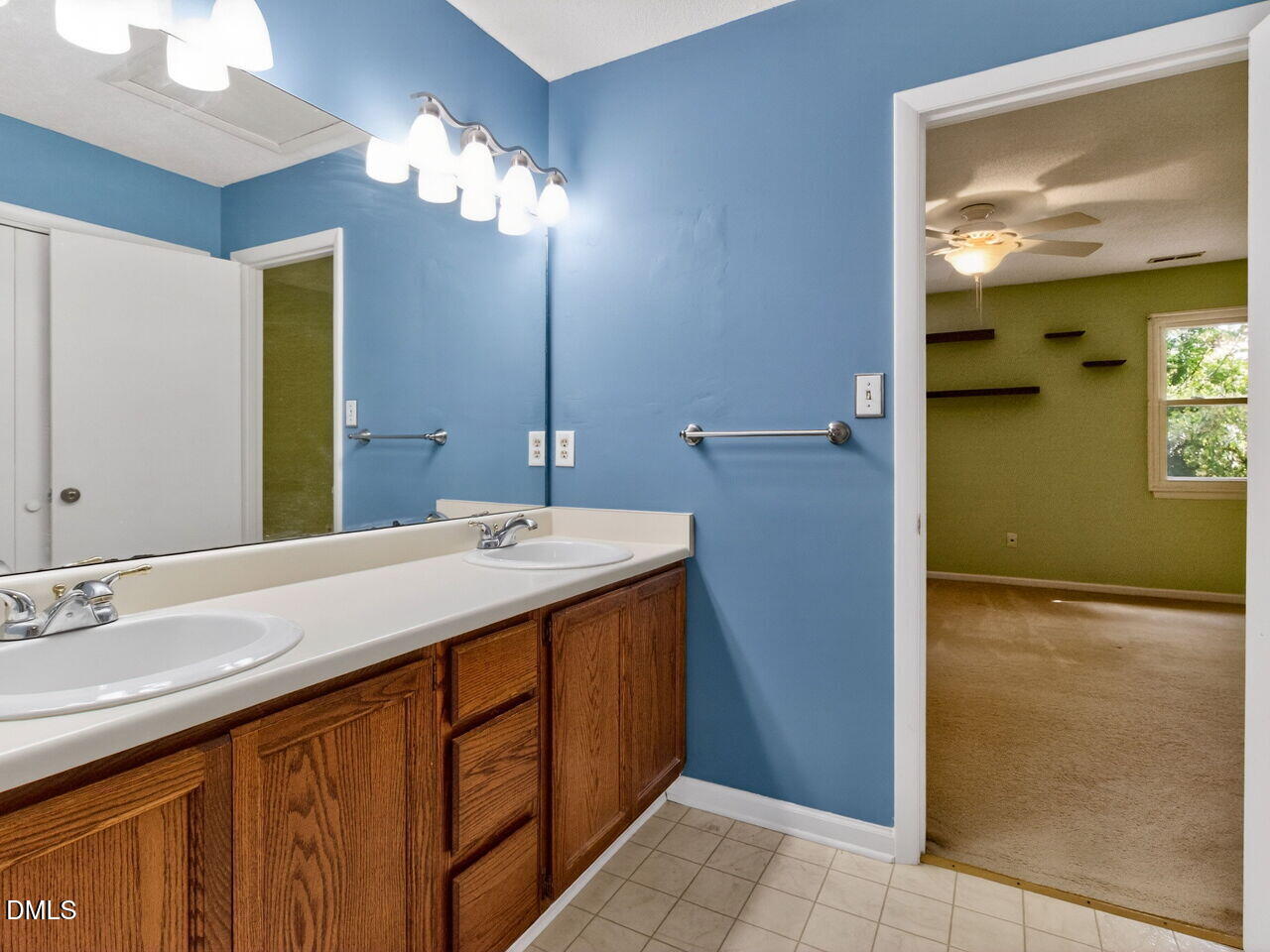 5410 Ridgeloch Place Raleigh, NC 27612 - Photo 21 of 32 021-1280x960-attached-bath
