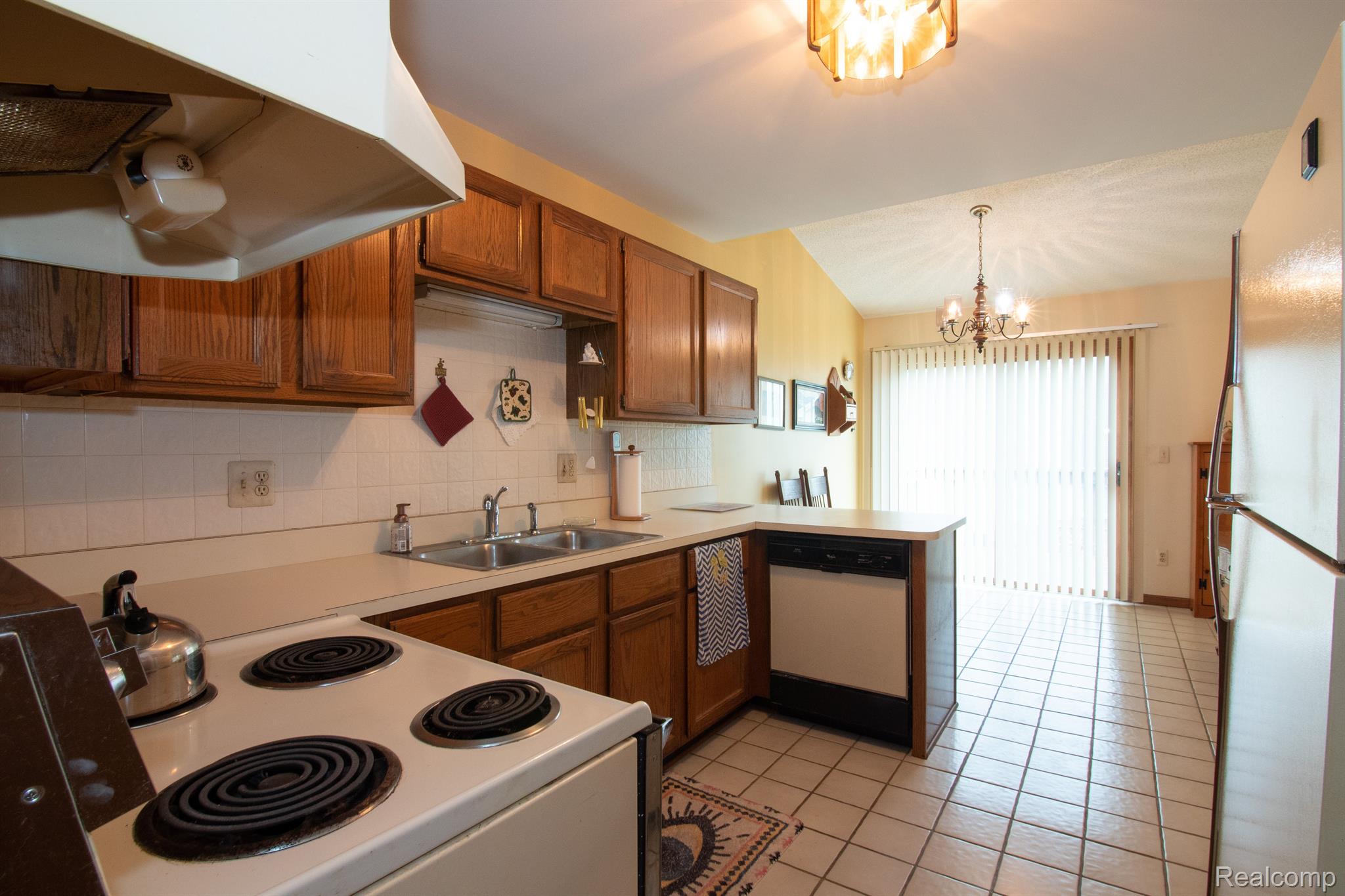 36484 Rutherford Court Farmington, MI 48335 - Photo 12 of 21