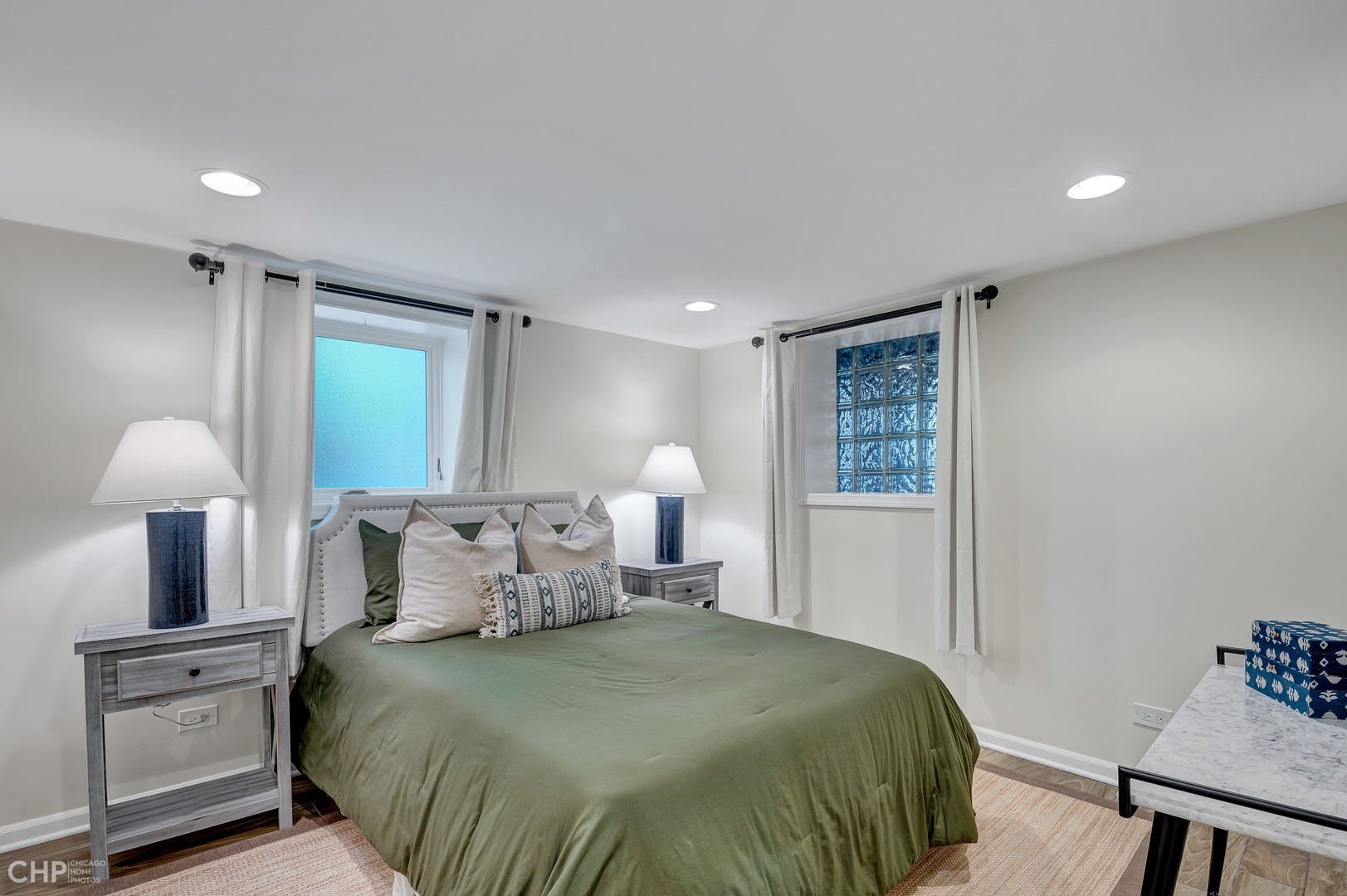 2425 West Wilson Avenue Chicago, IL 60625 - Photo 37 of 44