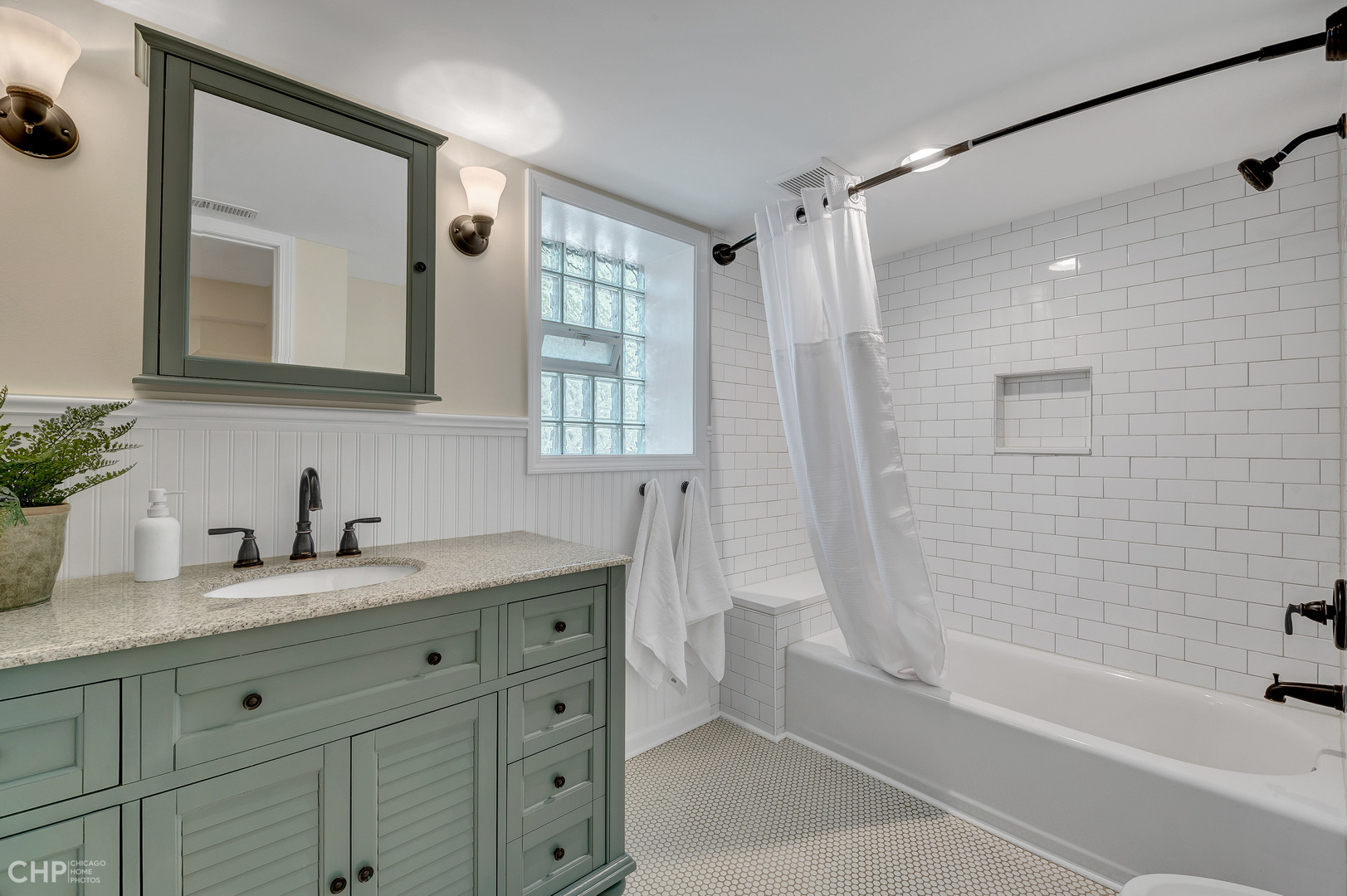 2425 West Wilson Avenue Chicago, IL 60625 - Photo 38 of 44