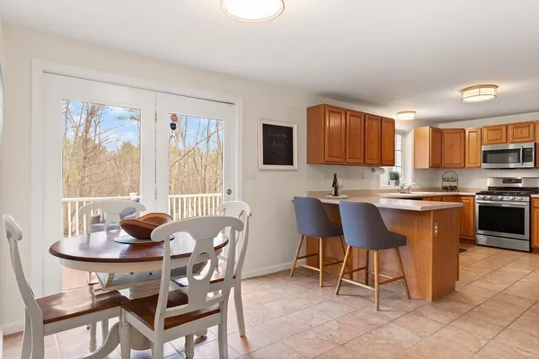 $889,000 | 41 Chestnut Road, Tyngsborough, MA 01879