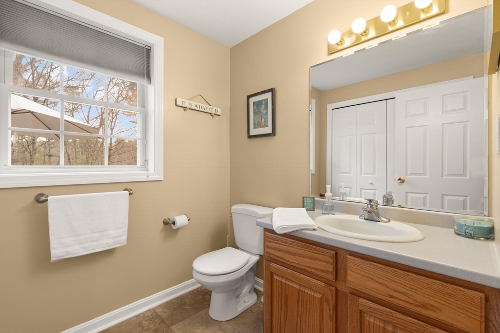 41 Chestnut Road Tyngsborough, MA 01879 - Photo 15 of 37