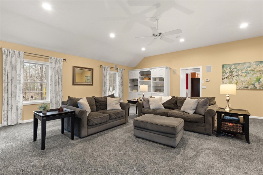 41 Chestnut Road Tyngsborough, MA 01879 - Photo 18 of 37