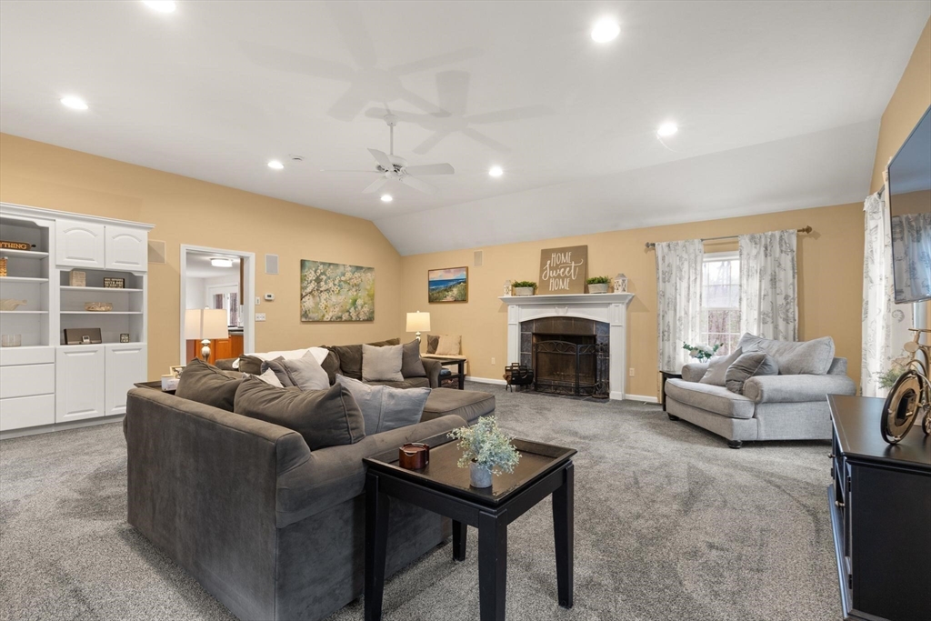 41 Chestnut Road Tyngsborough, MA 01879 - Photo 19 of 37