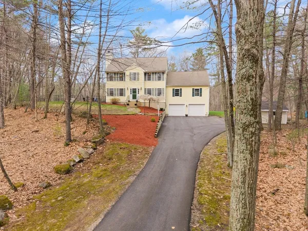 $889,000 | 41 Chestnut Road, Tyngsborough, MA 01879